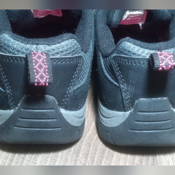 Ozark Trail Grey & Pink Hiking Sneakers Size 6 - Picture 3 of 11